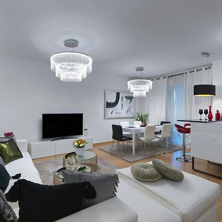 Elegant Apartment In Glyfada 아테네 외부 사진